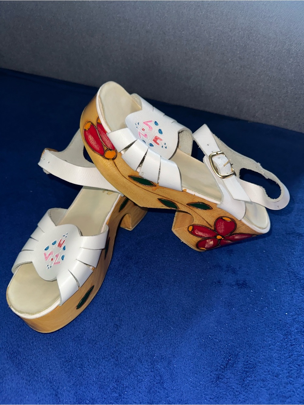 Rare Vintage 1970s Hand Painted Floral Wooden Platform Sandals Sz 7 Boho Disco - Picture 2 of 6